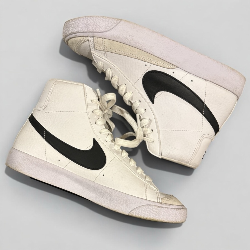Nike Blazer Mid '77 GS White Black Sneakers DA4086-100 Size 5.5Y / Women’s 7